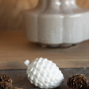 Dekoration kotte vit