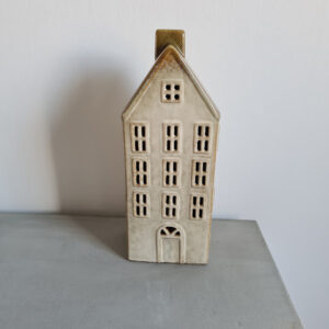 Hus beige med led stort