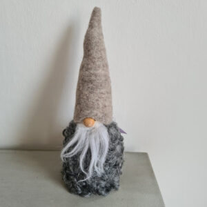 Tomte grå luva mellan