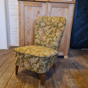 Emmafåtölj grön blommig